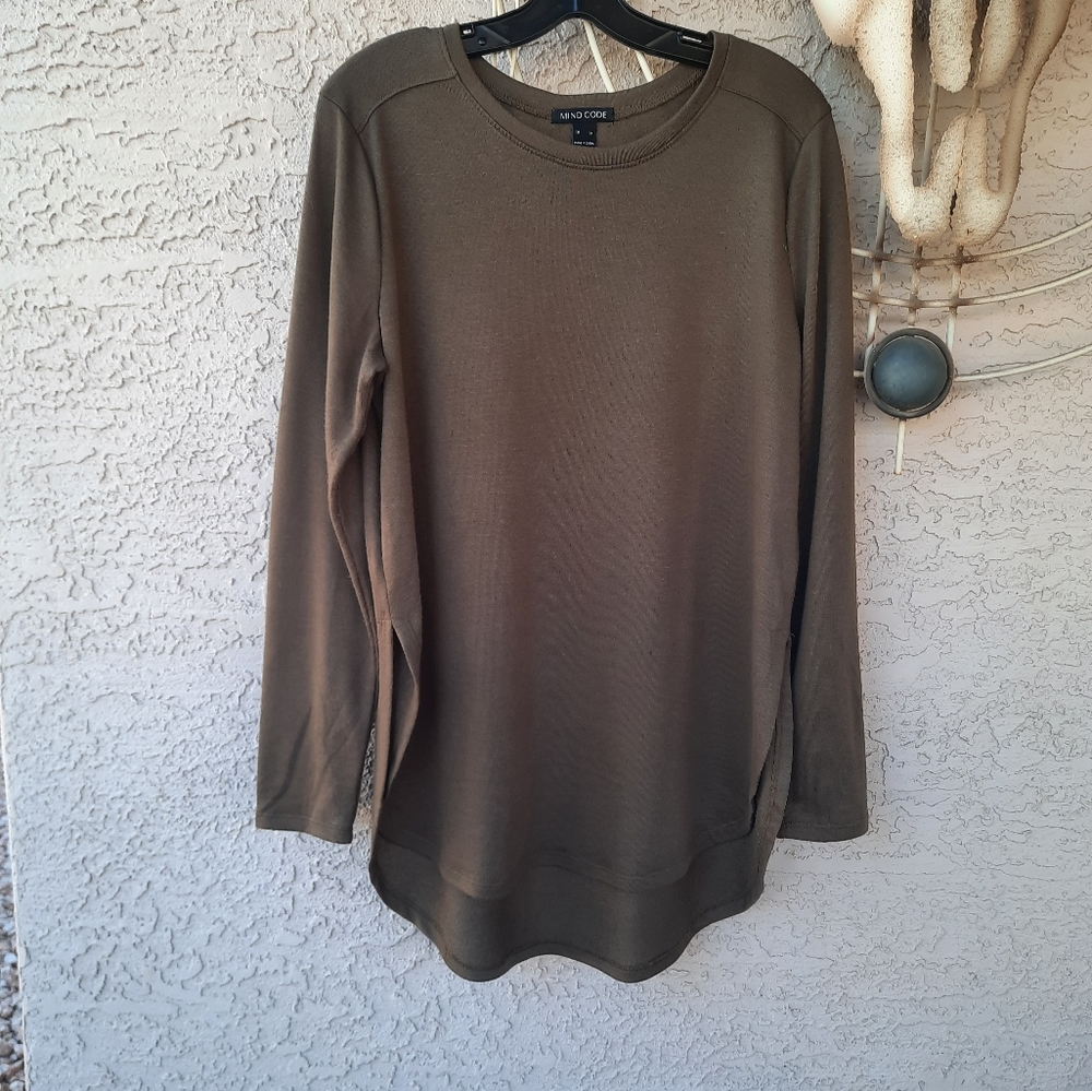 Long-sleeved fall sweater